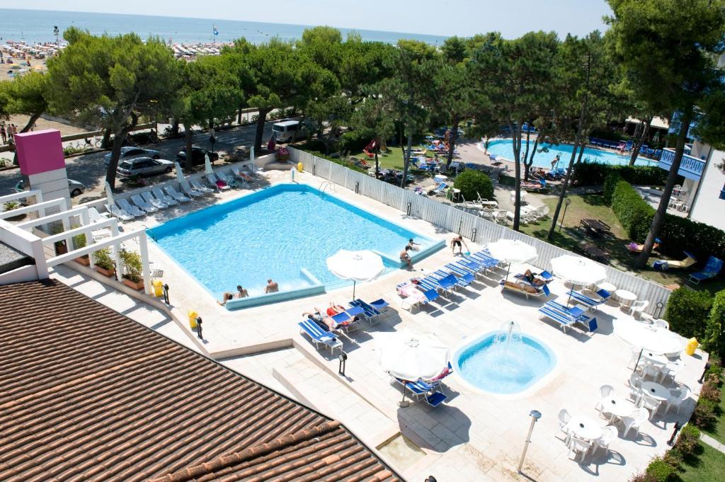 Hotel Bristol リニャーノ・サッビアドーロ エクステリア 写真