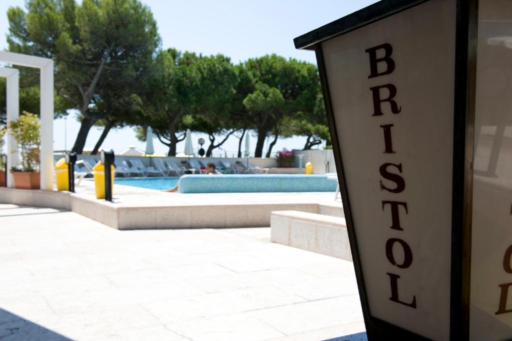 Hotel Bristol リニャーノ・サッビアドーロ エクステリア 写真