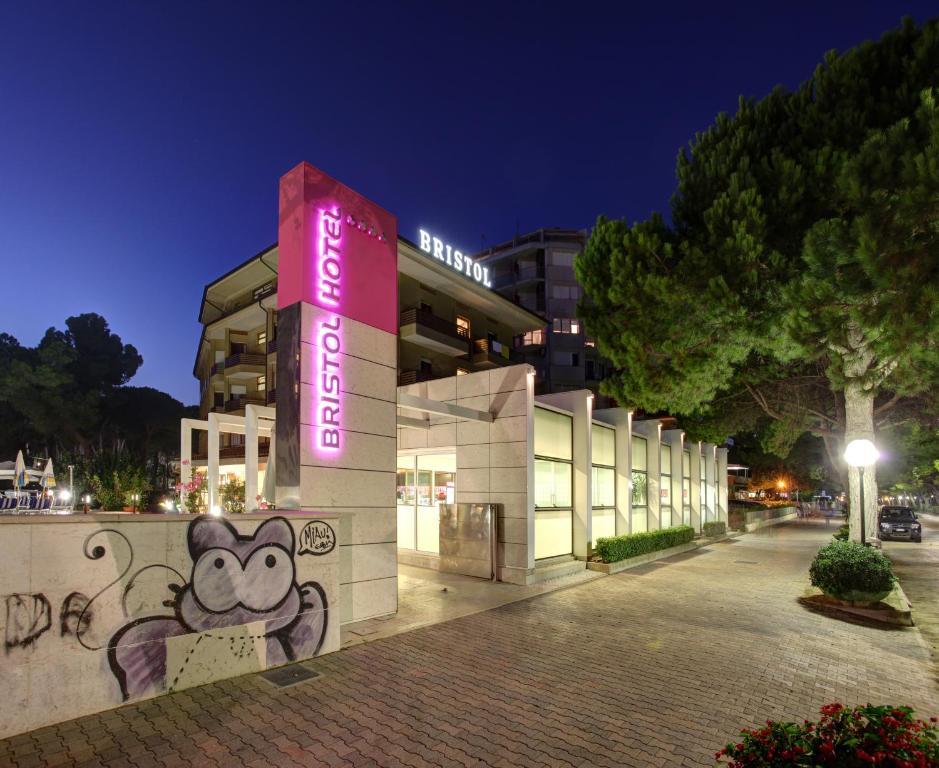 Hotel Bristol リニャーノ・サッビアドーロ エクステリア 写真