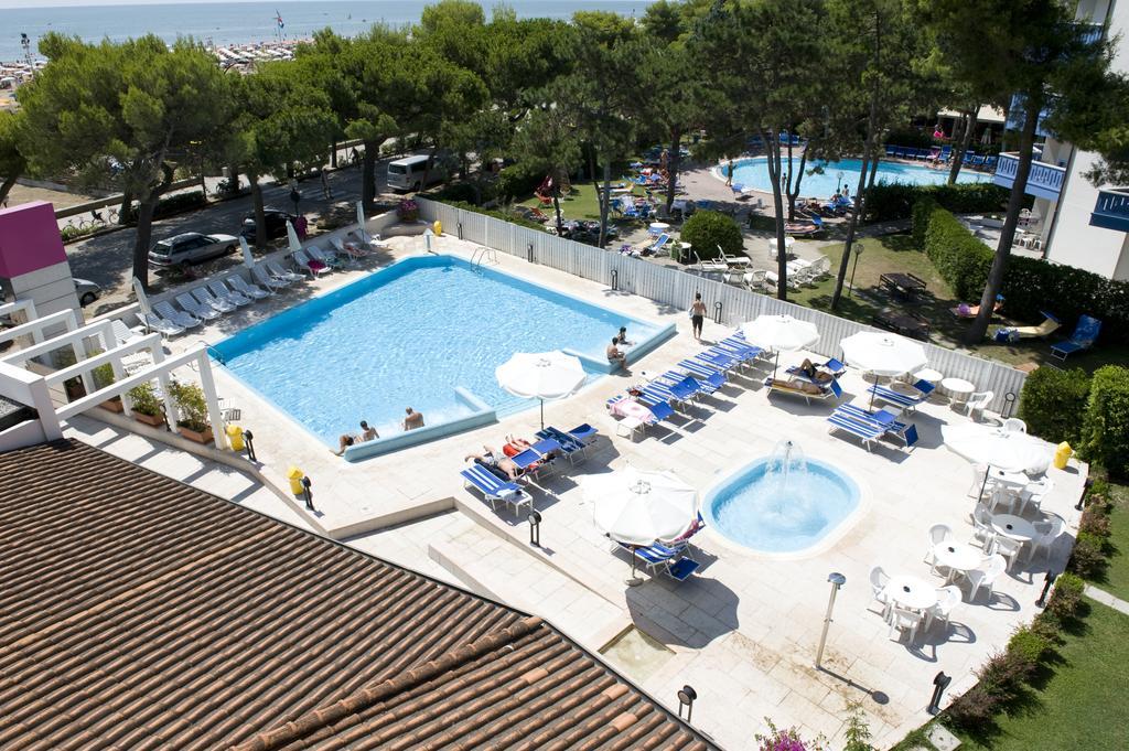 Hotel Bristol リニャーノ・サッビアドーロ エクステリア 写真