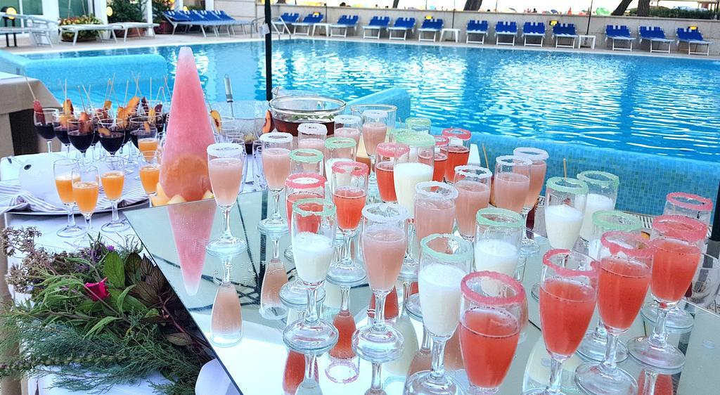 Hotel Bristol リニャーノ・サッビアドーロ エクステリア 写真
