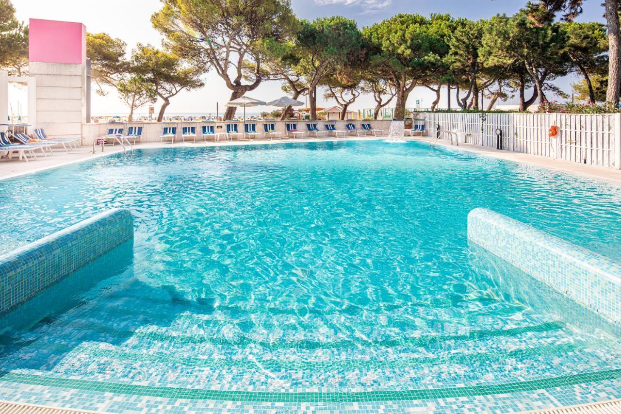 Hotel Bristol リニャーノ・サッビアドーロ エクステリア 写真